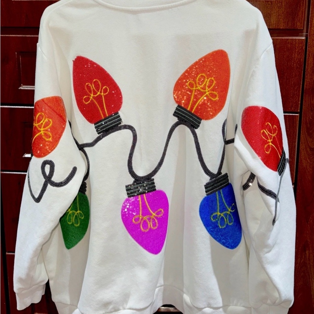 🎄Queen Of Sparkles XL (Oversized) Christmas Lights Sequined Sweatshirt EUC - Picture 2 of 6